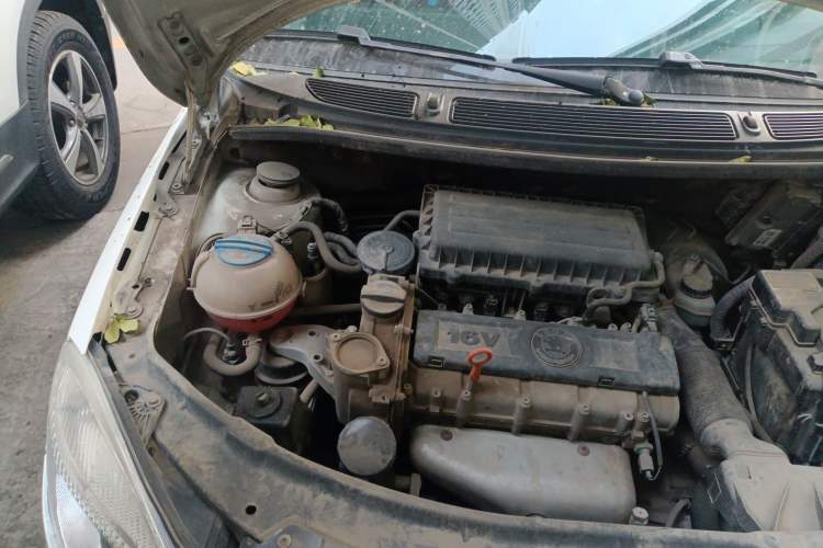 Used Skoda Fabia 2011 1.4L Automatic Crystal Edition Engine Bay Right