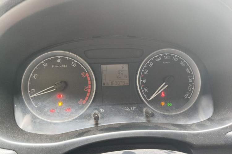 Used Skoda Fabia 2011 1.6L Automatic Cool Black Edition Instrument Cluster