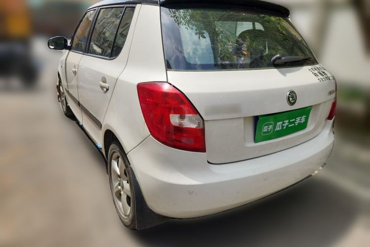 Used Skoda Fabia 2011 1.6L Automatic Cool Black Edition Rear Left 45 Deg