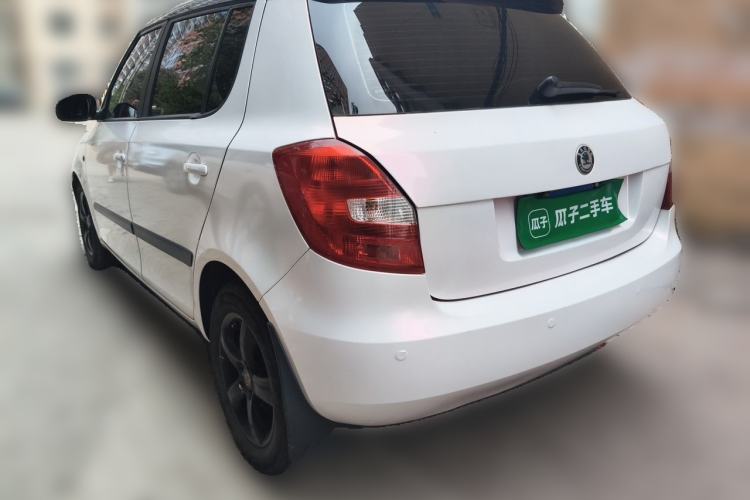 Used Skoda Fabia 2011 1.6L Automatic Cool Black Edition Rear Left 45 Deg