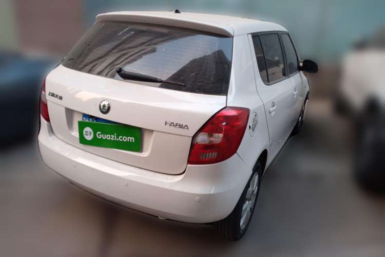 Used Skoda Fabia 2011 1.4L Automatic Crystal Edition Rear Right 45 Deg