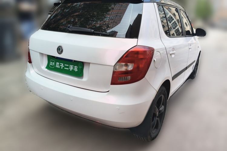 Used Skoda Fabia 2011 1.6L Automatic Cool Black Edition Rear Right 45 Deg