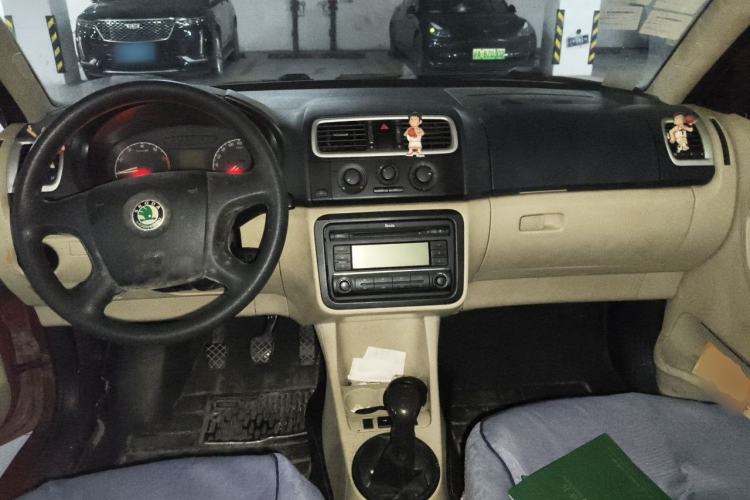 Used Skoda Fabia 2011 1.4L Manual Crystal Edition Center Console