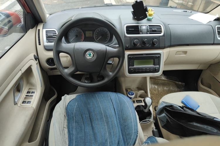 Used Skoda Fabia 2011 1.4L Manual Crystal Edition Center Console