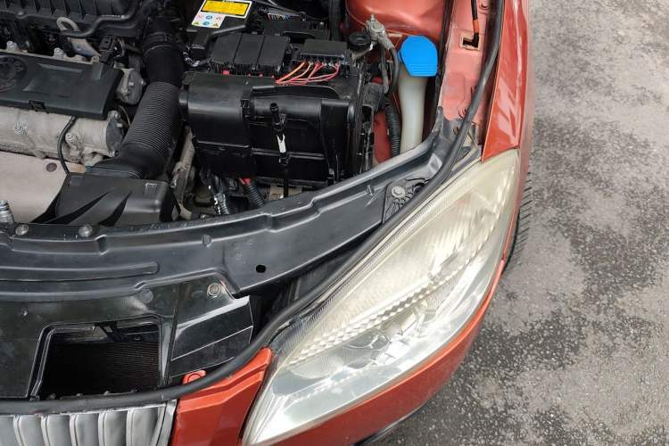 Used Skoda Fabia 2011 1.6L Automatic Crystal Edition Engine Bay Left