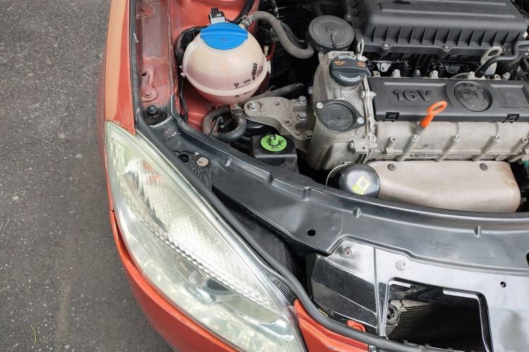 Used Skoda Fabia 2011 1.6L Automatic Crystal Edition Engine Bay Right