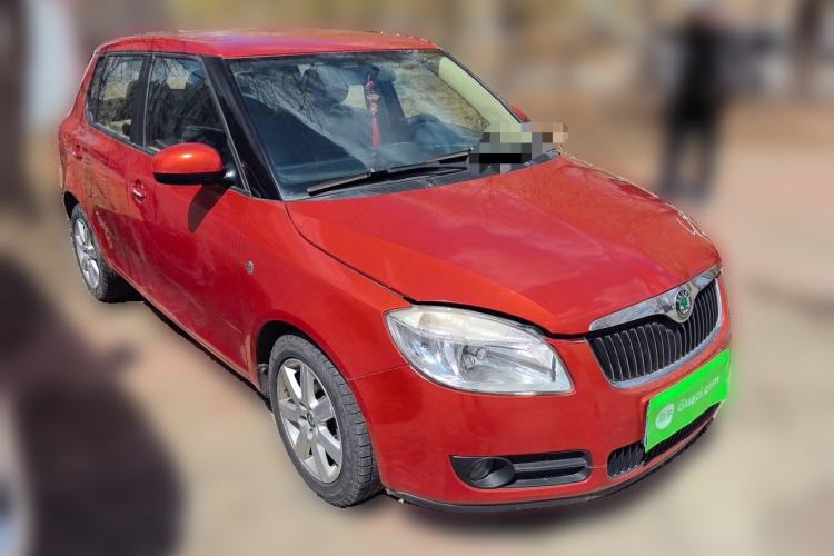 Used Skoda Fabia 2011 1.4L Manual Crystal Edition Front Right 45 Deg