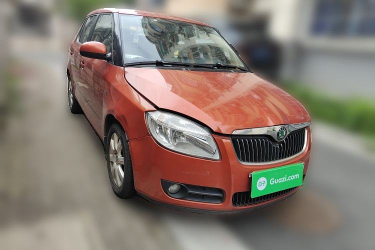 Used Skoda Fabia 2011 1.4L Manual Crystal Edition Front Right 45 Deg