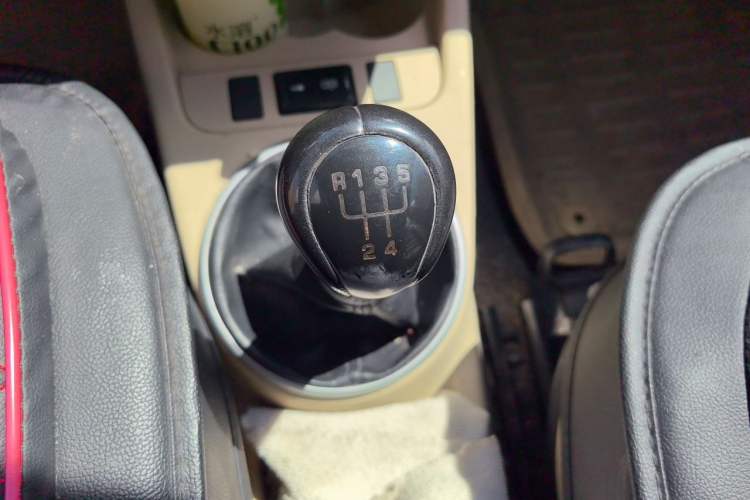Used Skoda Fabia 2011 1.4L Manual Crystal Edition Gear Lever