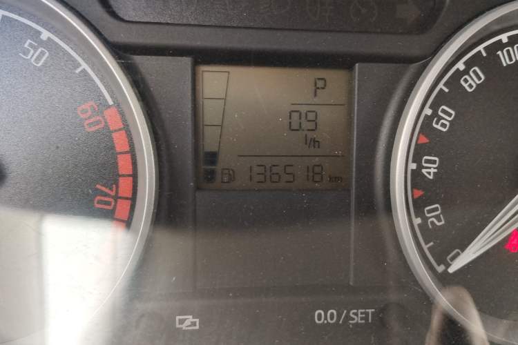 Used Skoda Fabia 2011 1.6L Automatic Cool Black Edition Odometer Close Up