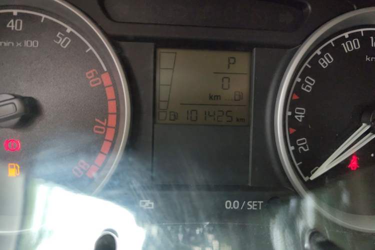Used Skoda Fabia 2011 1.6L Automatic Crystal Edition Odometer Close Up