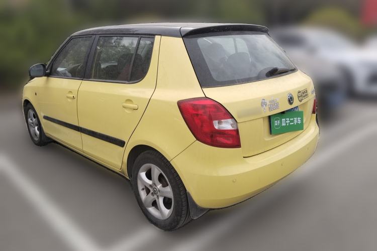 Used Skoda Fabia 2011 1.6L Automatic Cool Black Edition Rear Left 45 Deg