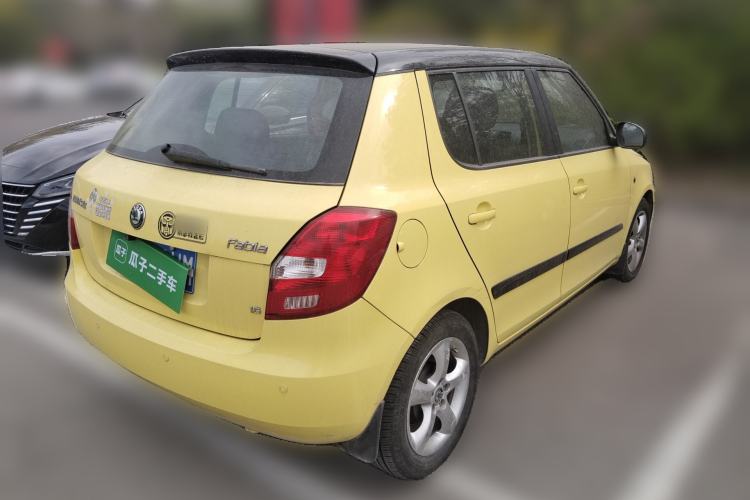 Used Skoda Fabia 2011 1.6L Automatic Cool Black Edition Rear Right 45 Deg