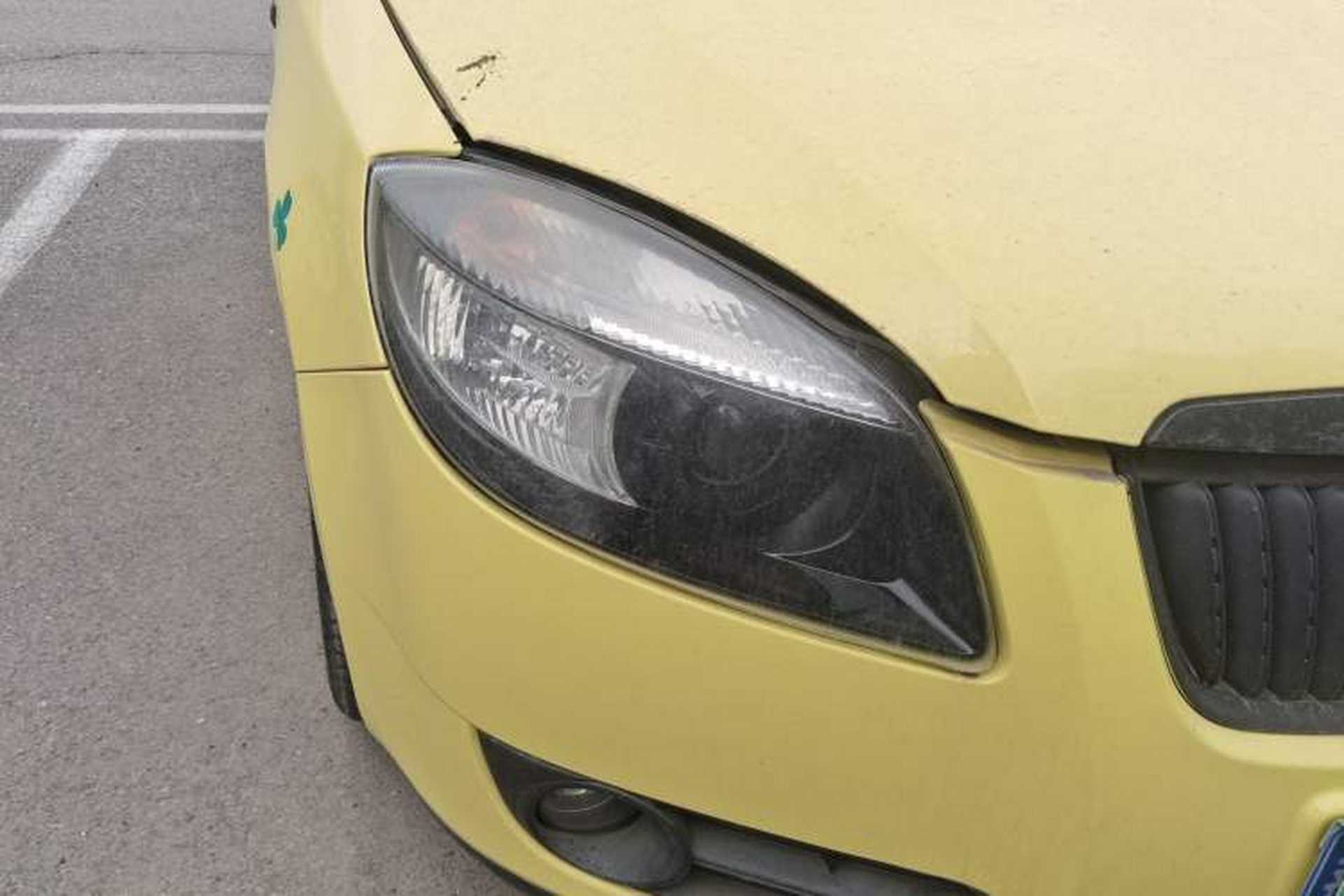 Used Skoda Fabia 2011 1.6L Automatic Cool Black Edition Right Front Headlight