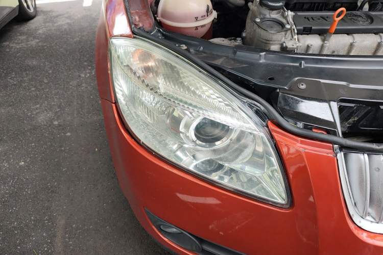 Used Skoda Fabia 2011 1.6L Automatic Crystal Edition Right Front Headlight