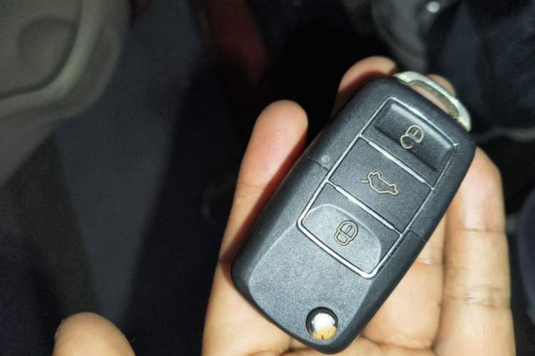 Used Skoda Fabia 2011 1.4L Manual Crystal Edition Vehicle Key