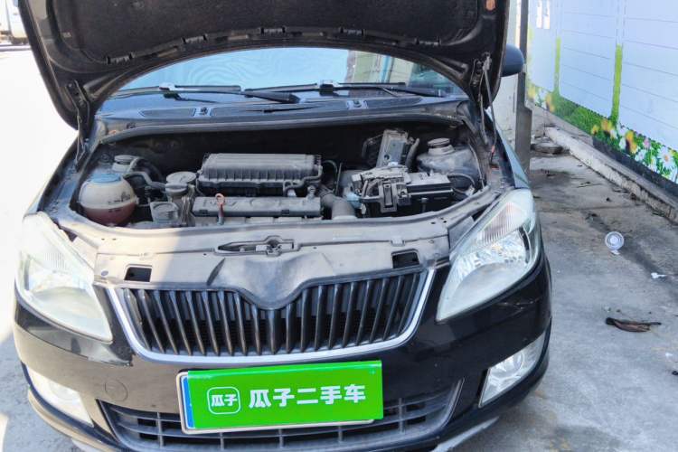 Used Skoda Fabia 2012 1.4L Automatic Crystal Edition Engine Bay Left