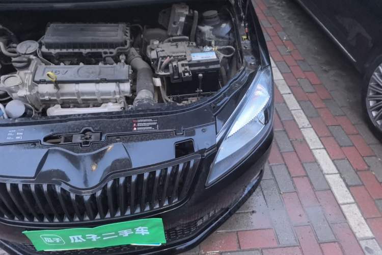 Used Skoda Fabia 2012 1.6L Automatic Sport Edition Engine Bay Left