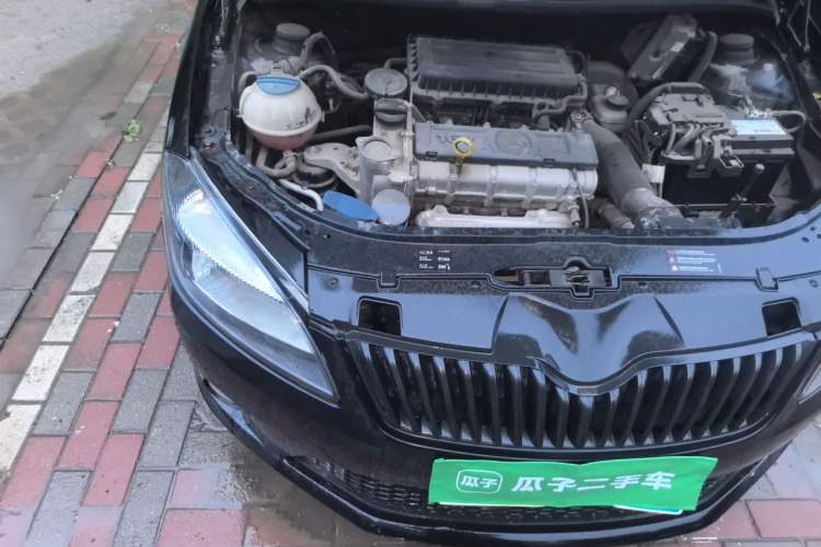 Used Skoda Fabia 2012 1.6L Automatic Sport Edition Engine Bay Right