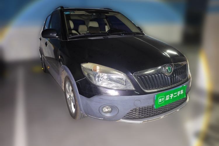Used Skoda Fabia 2012 1.6L Scout Front Right 45 Deg