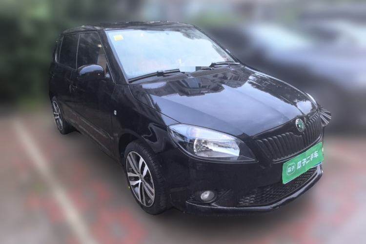 Used Skoda Fabia 2012 1.6L Automatic Sport Edition Front Right 45 Deg