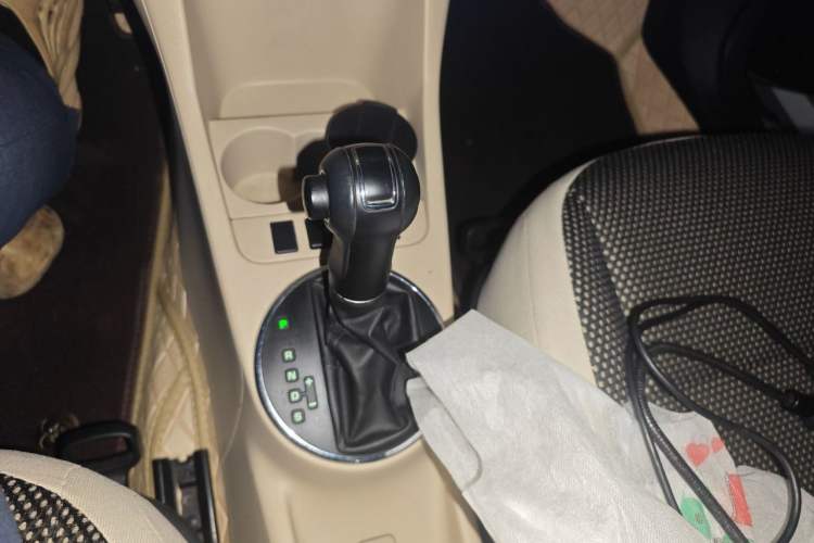 Used Skoda Fabia 2012 1.6L Scout Gear Lever