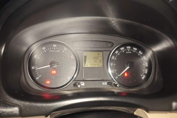 Used Skoda Fabia 2012 1.6L Scout Instrument Cluster