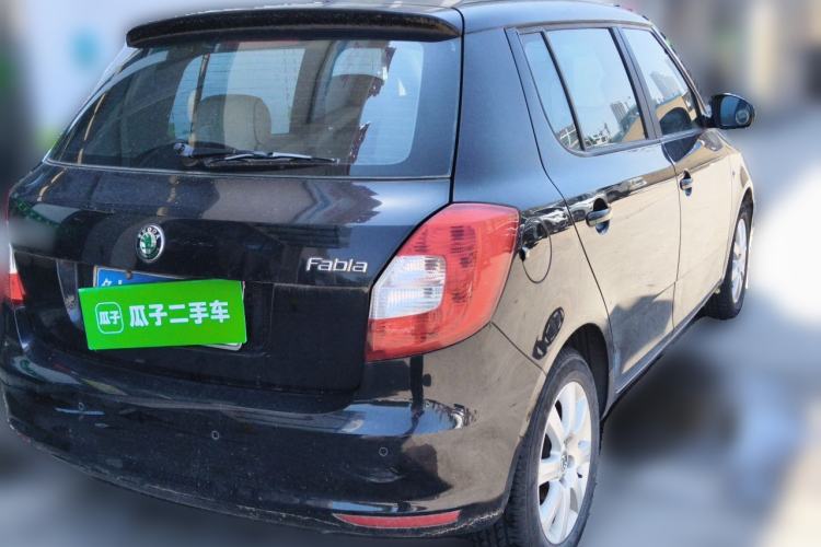 Used Skoda Fabia 2012 1.4L Automatic Crystal Edition Rear Right 45 Deg