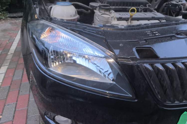 Used Skoda Fabia 2012 1.6L Automatic Sport Edition Right Front Headlight