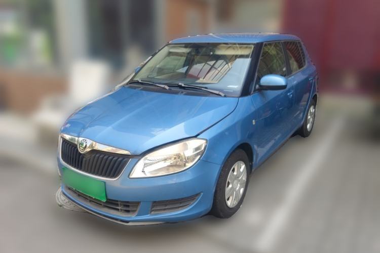Skoda Fabia 2012 1.4L Manual Crystal Edition usado Guazi used car, China used car export, Used car for sale, Used cars, Cheapest cars for sale