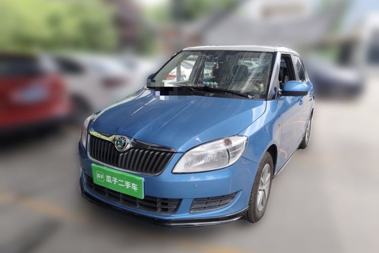 Used Skoda Fabia 2012 1.4L Automatic Crystal Edition Guazi used car, China used car export, Used car for sale, Used cars, Cheapest cars for sale