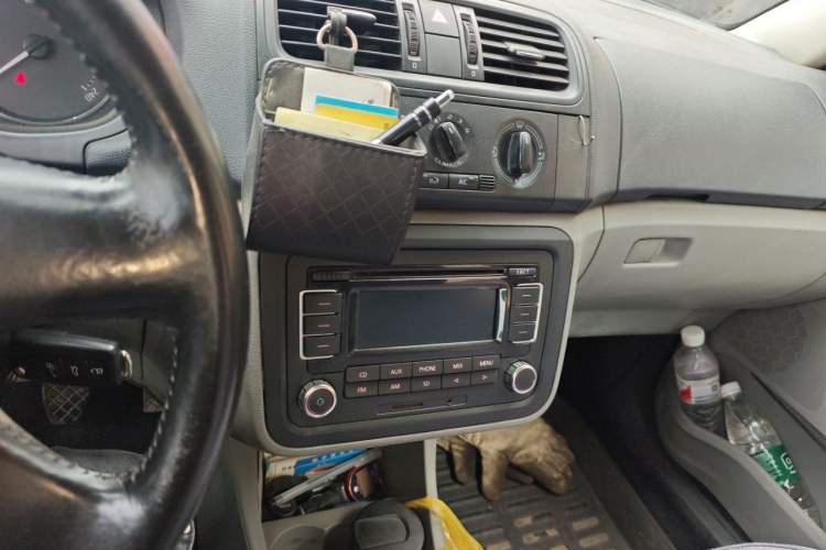 Used Skoda Fabia 2012 1.4L Manual Jingling Edition Audio And AC Panel