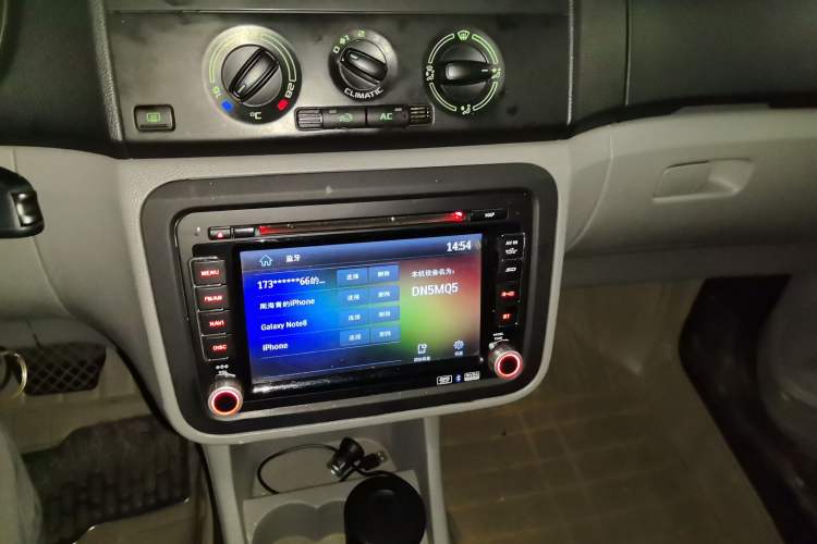Used Skoda Fabia 2012 1.4L Automatic Crystal Edition Audio And AC Panel