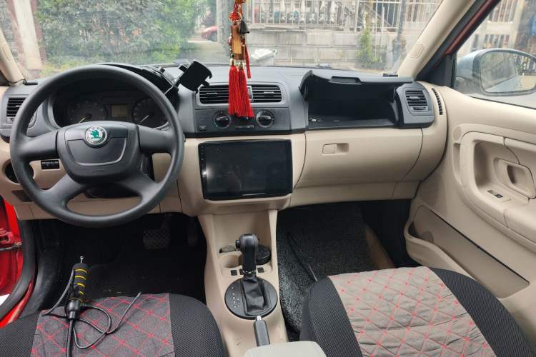 Used Skoda Fabia 2012 1.4L Automatic Crystal Edition Center Console