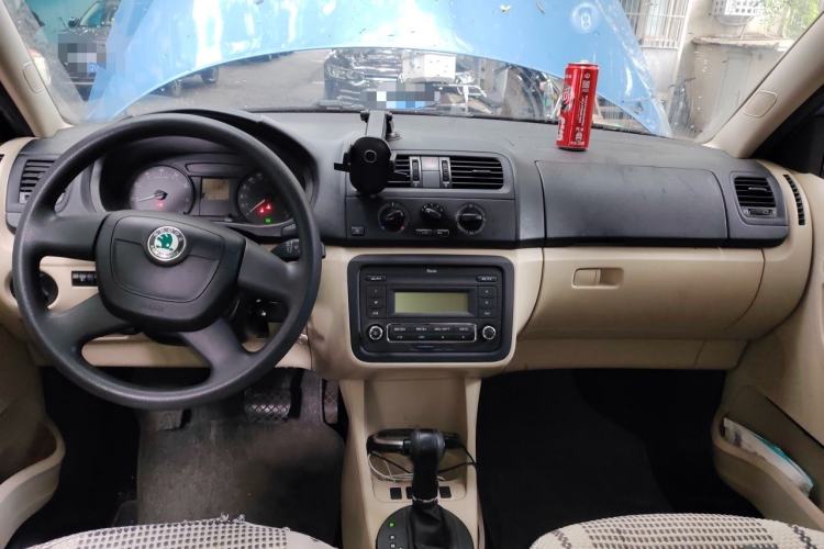 Used Skoda Fabia 2012 1.4L Automatic Crystal Edition Center Console