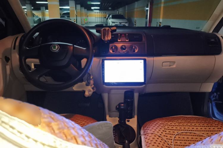 Used Skoda Fabia 2012 1.4L Automatic Crystal Edition Center Console