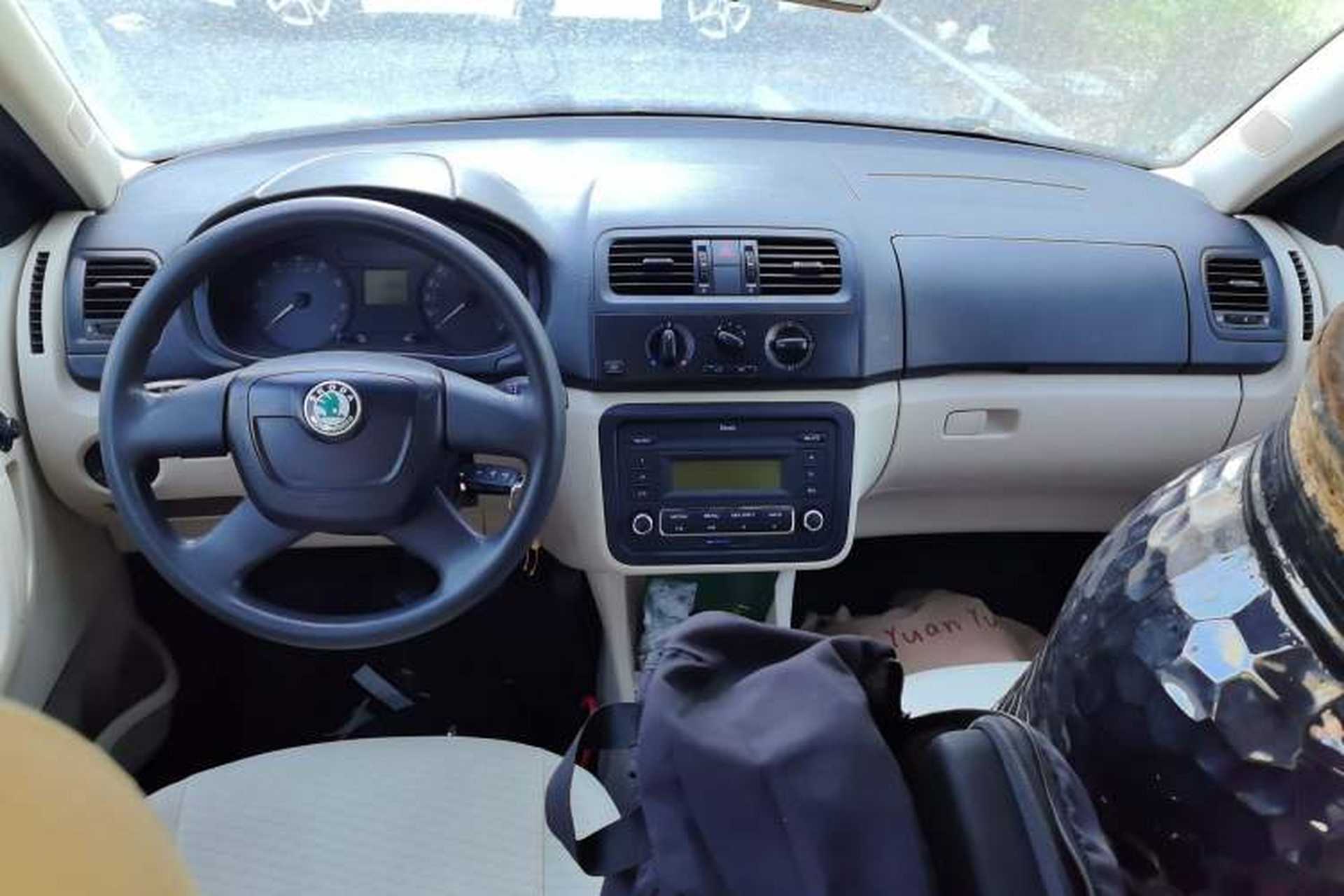 Used Skoda Fabia 2012 1.4L Manual Crystal Edition Center Console