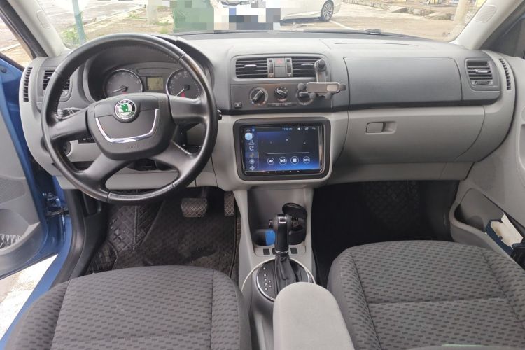 Used Skoda Fabia 2012 1.4L Automatic Crystal Edition Center Console