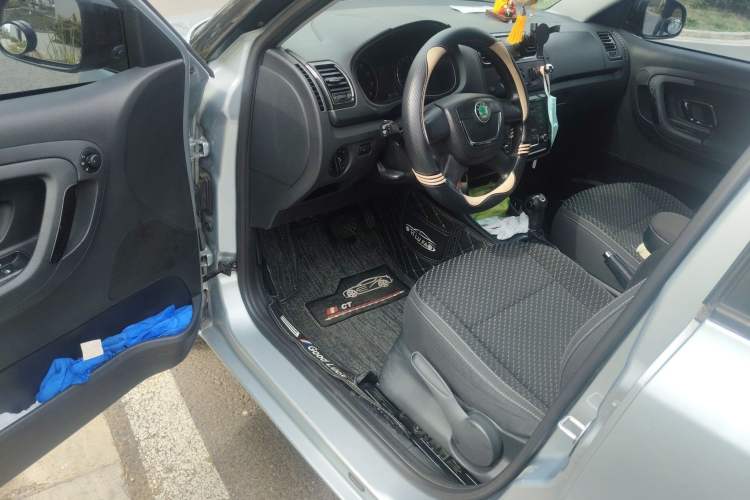 Used Skoda Fabia 2012 1.6L Automatic Cool Black Edition Driver Seat