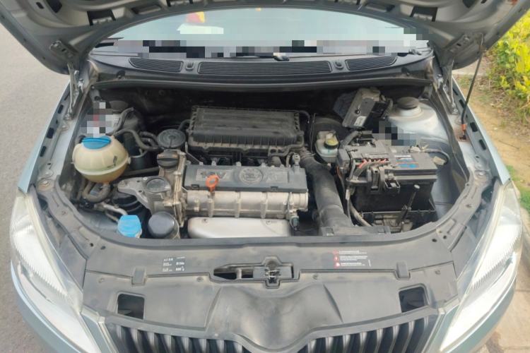 Used Skoda Fabia 2012 1.6L Automatic Cool Black Edition Engine Bay