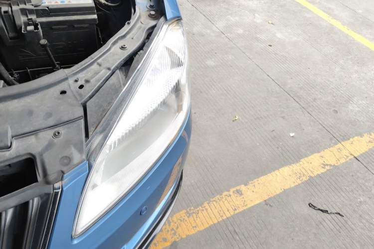 Used Skoda Fabia 2012 1.4L Automatic Crystal Edition Engine Bay Left