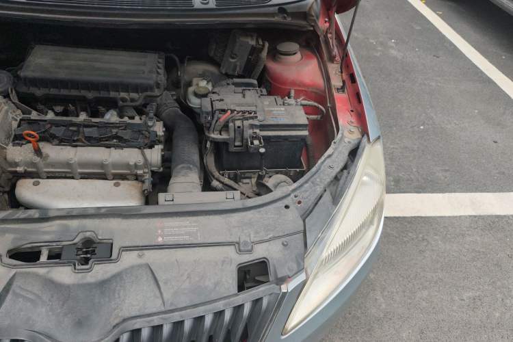 Used Skoda Fabia 2012 1.4L Automatic Crystal Edition Engine Bay Left