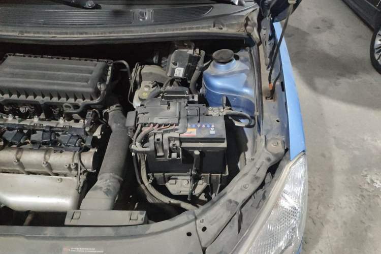 Used Skoda Fabia 2012 1.4L Automatic Crystal Edition Engine Bay Left