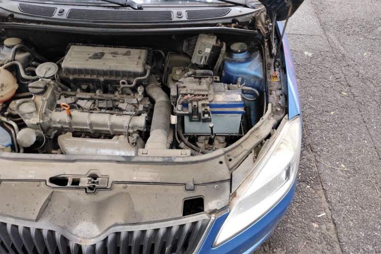 Used Skoda Fabia 2012 1.4L Automatic Crystal Edition Engine Bay Left