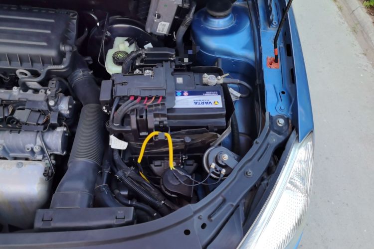 Used Skoda Fabia 2012 1.4L Automatic Crystal Edition Engine Bay Left