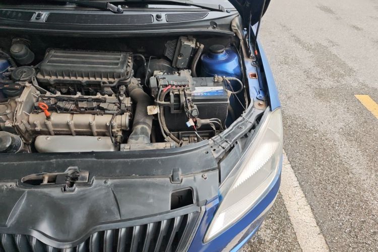Used Skoda Fabia 2012 1.4L Manual Crystal Edition Engine Bay Left