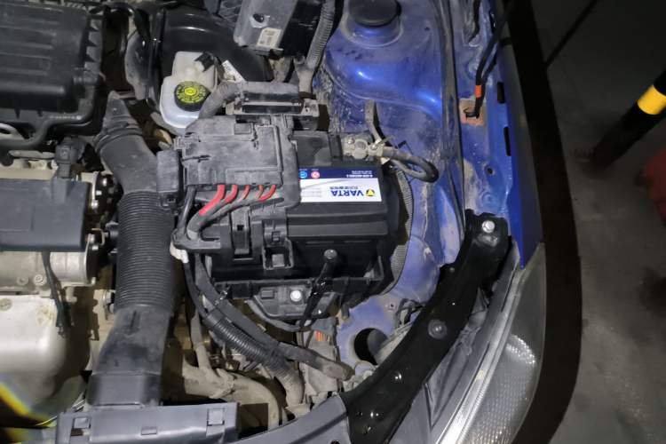 Used Skoda Fabia 2012 1.6L Scout Engine Bay Left