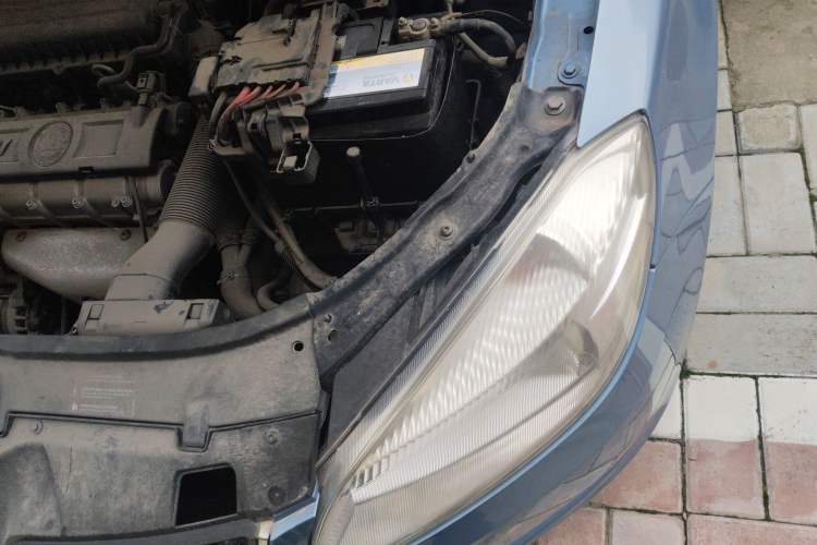 Used Skoda Fabia 2012 1.4L Automatic Crystal Edition Engine Bay Left