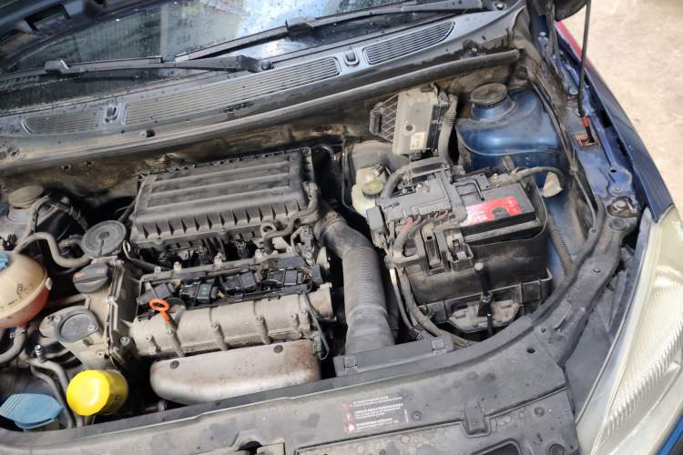 Used Skoda Fabia 2012 1.4L Automatic Crystal Edition Engine Bay Left