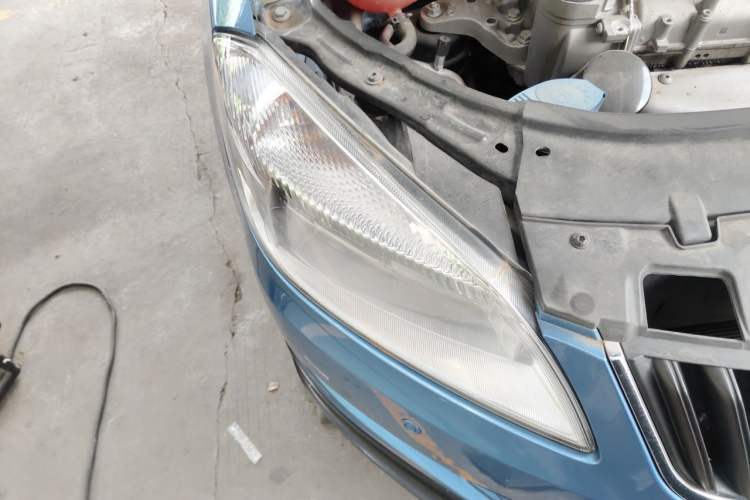 Used Skoda Fabia 2012 1.4L Automatic Crystal Edition Engine Bay Right